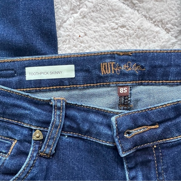 Kut From The Kloth | Mia Mid Rise Slim Fit Skinny, Short Inseam | Size 8S - Picture 4 of 10